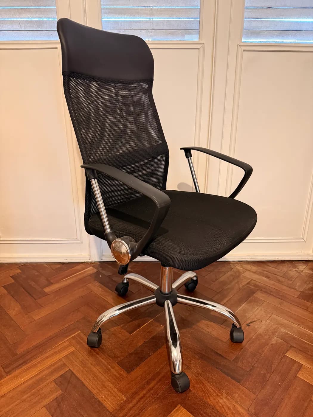 Silla de escritorio con ruedas