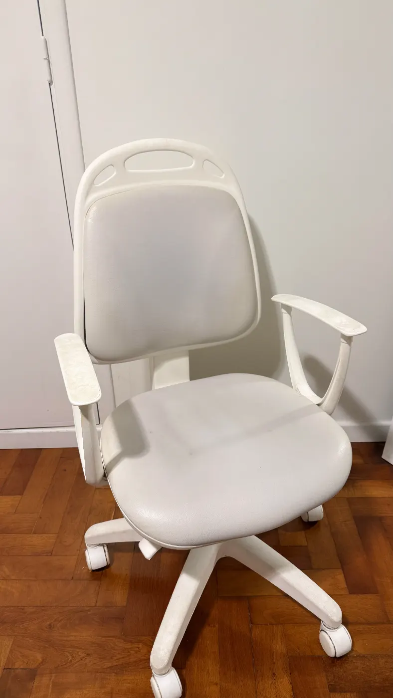 Silla de escritorio blanca
