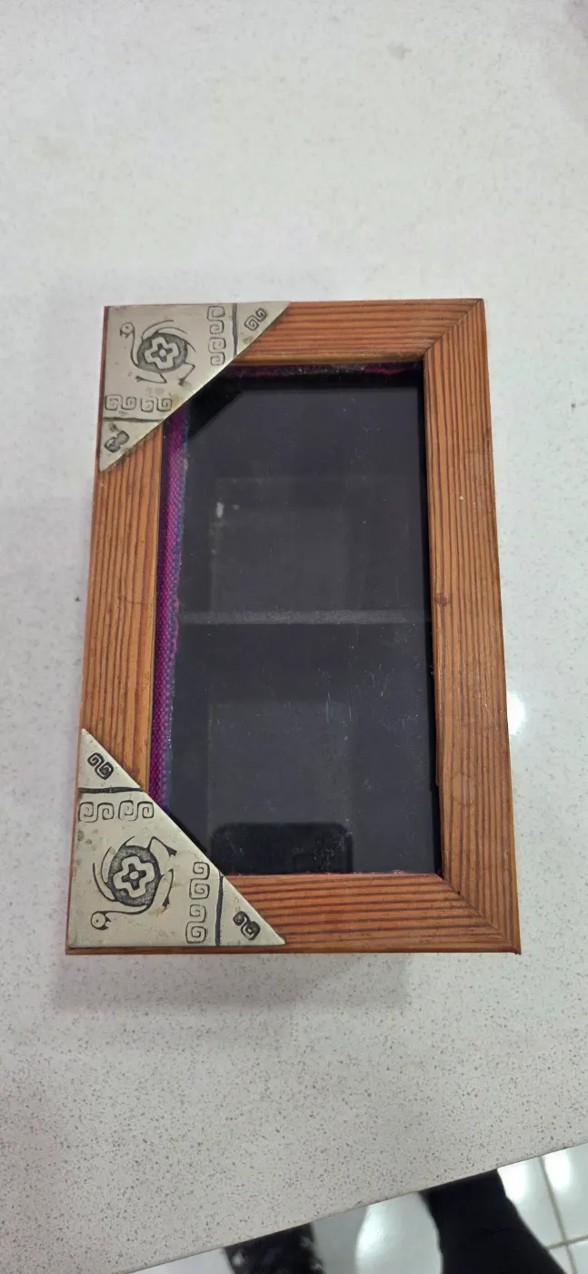 Caja tes dos compartimientos