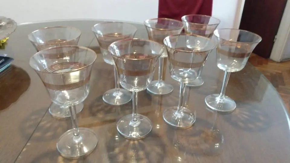 Juego De 8 Copas Vintage De Vidrio Con Bandas Doradas