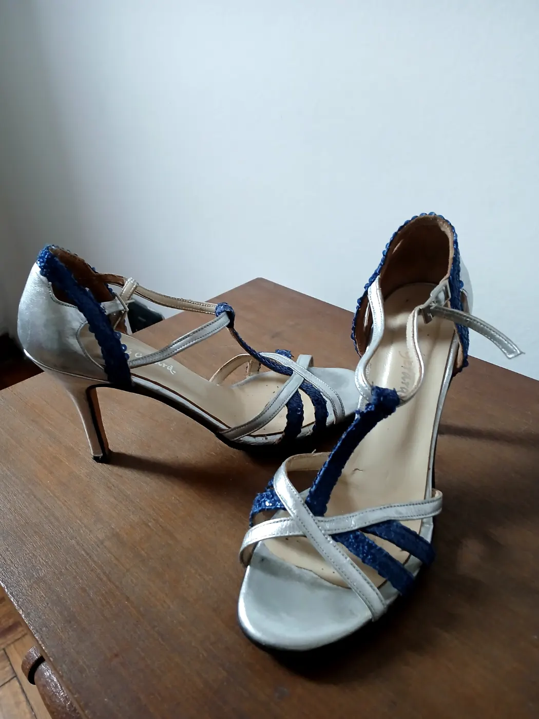 Zapatos taco con suela goma N°37