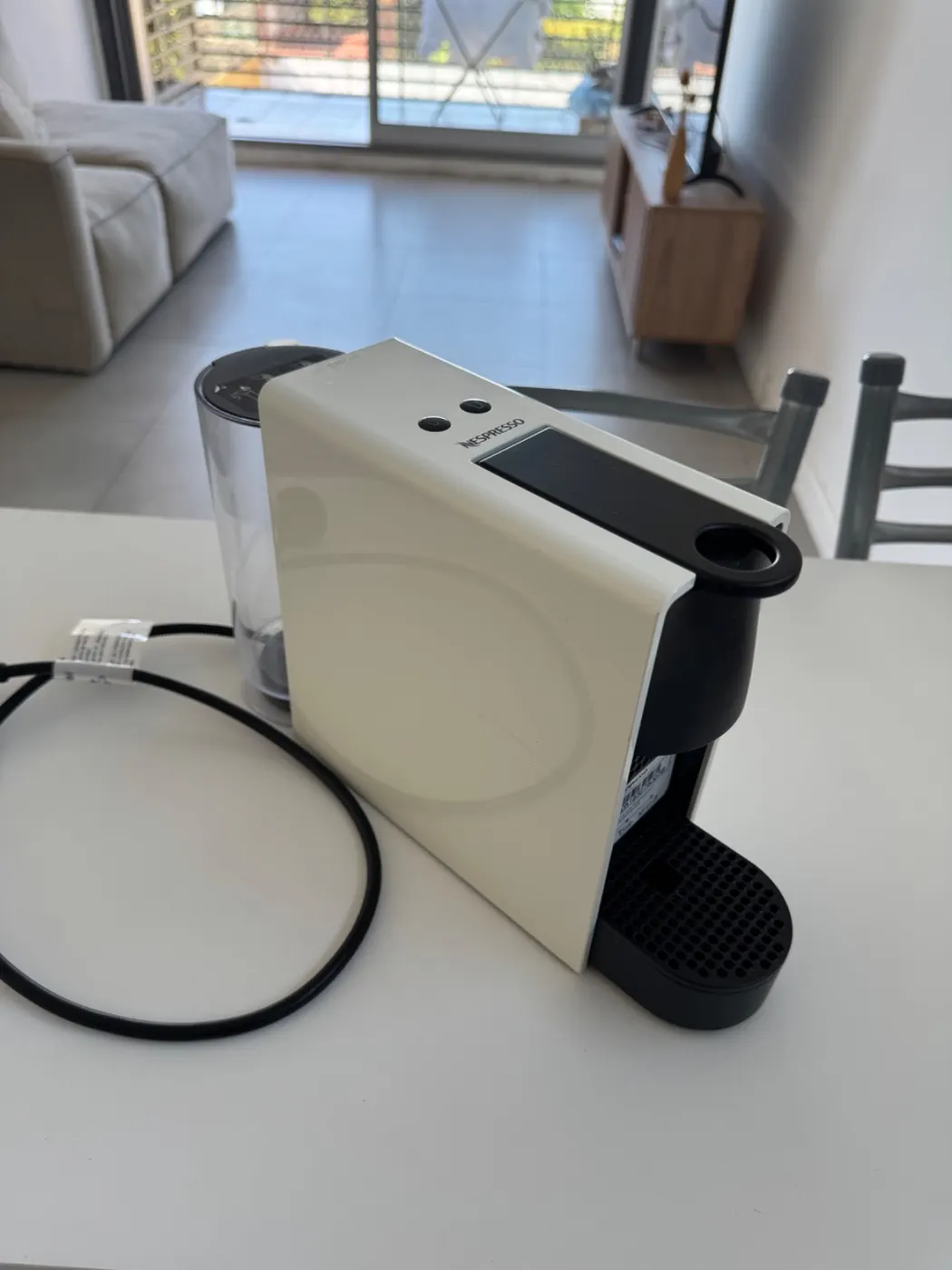 Cafetera Nespresso Essenza Mini White