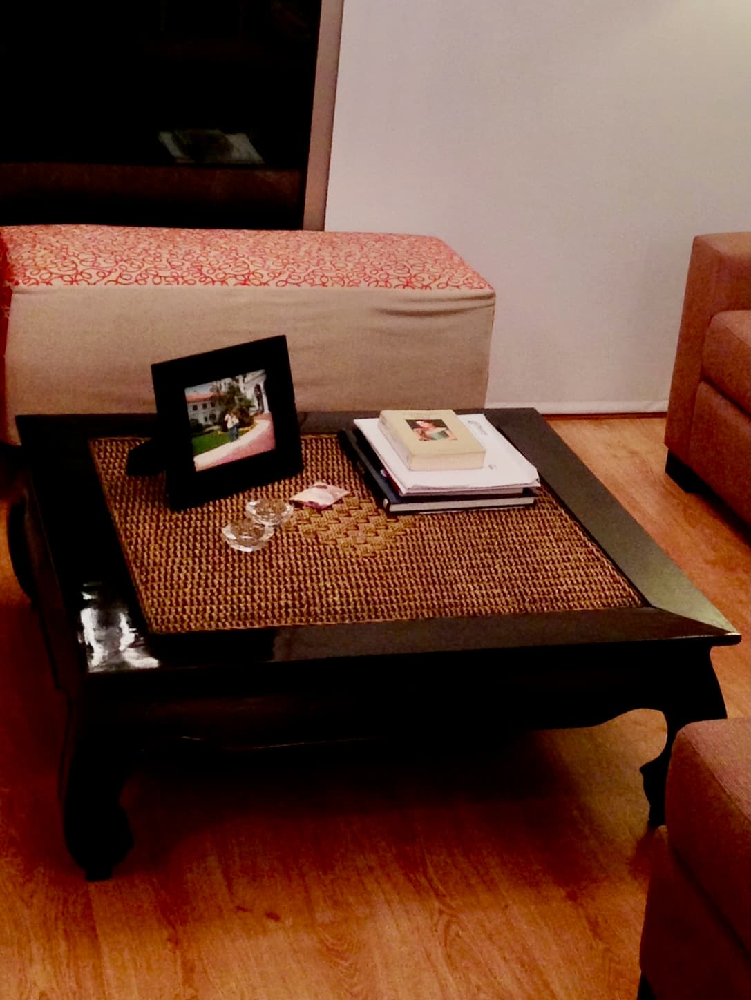 Mesa ratona o mesa de centro rectangular de estilo asiático u oriental (estilo opio).