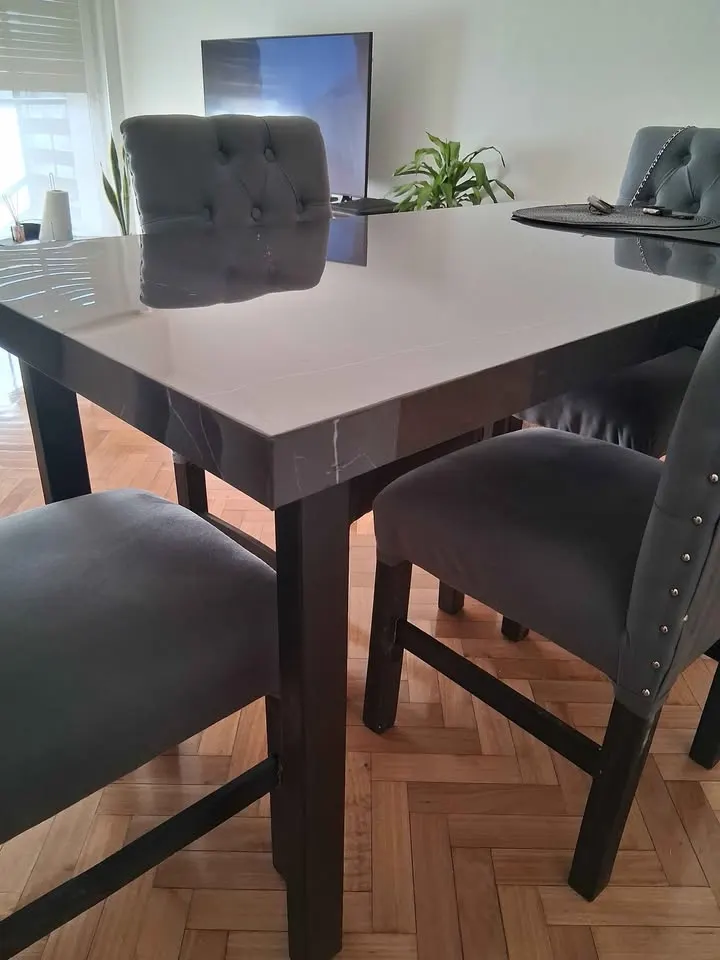 Mesa de comedor negra Marmo 140*080