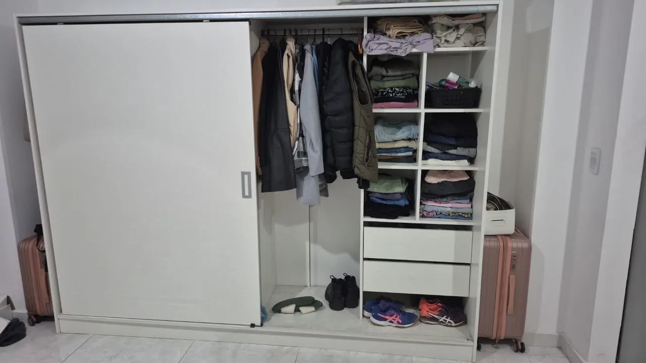 Placard puertas corredizas, 240 x 56 x 180 cm