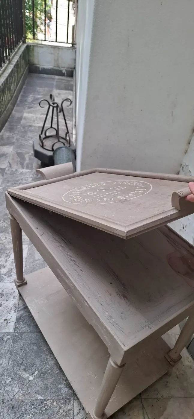 Mesa con bandeja