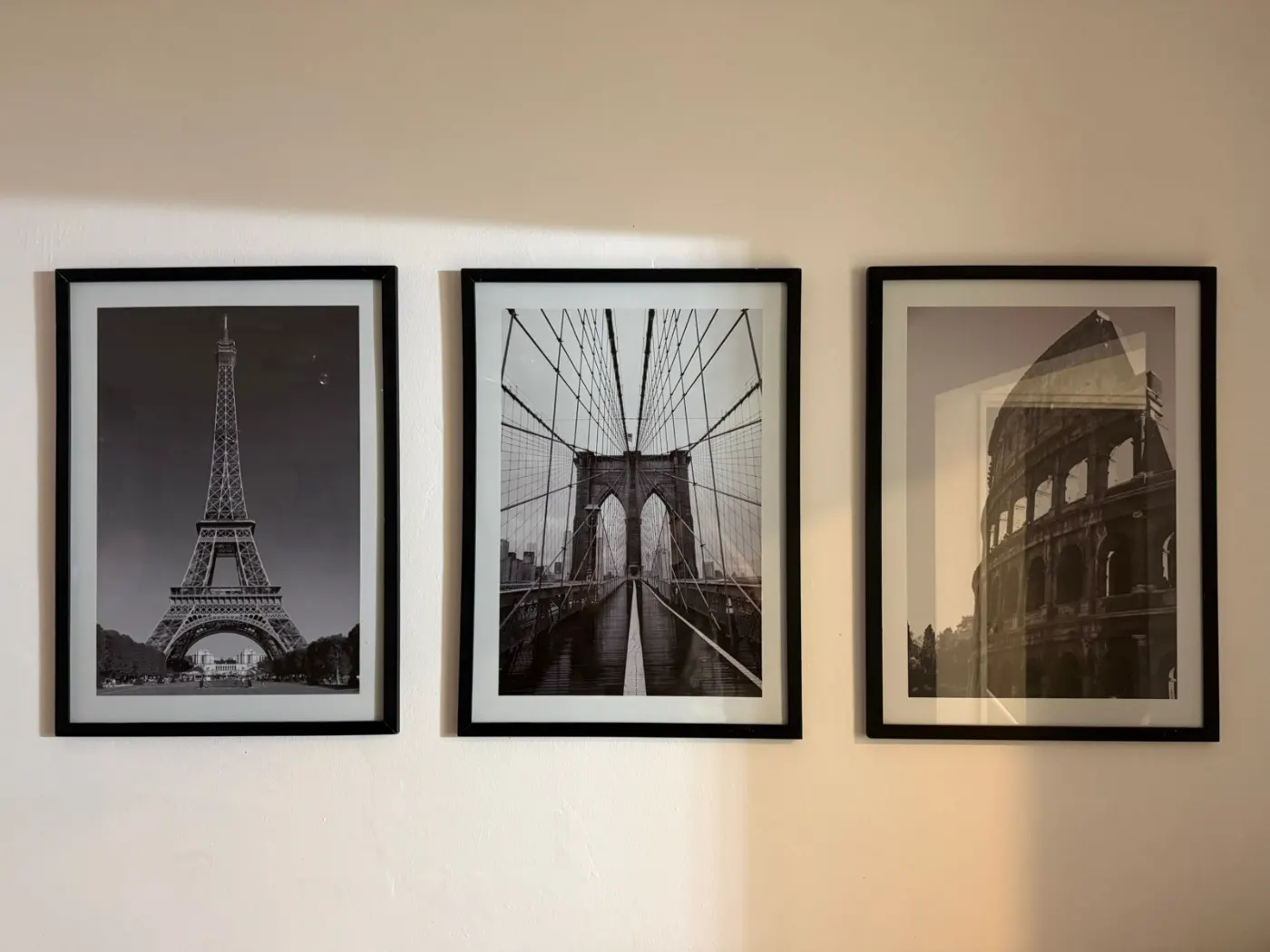 Set de 3 cuadros - ciudades en blanco y negro