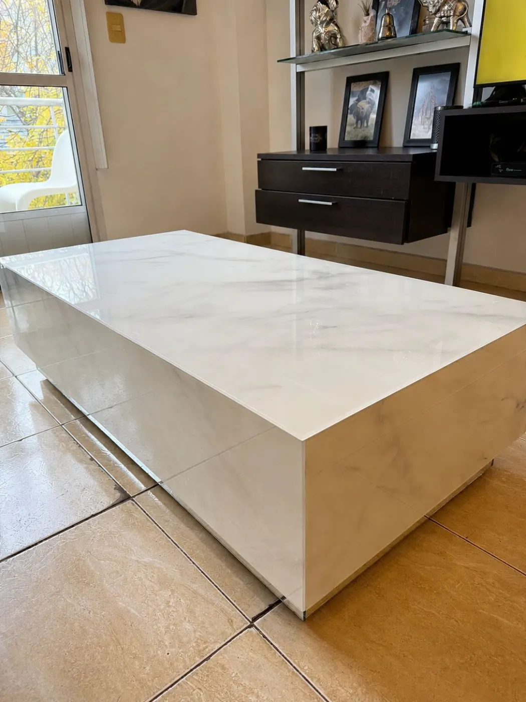 Mesa ratona - vidrio simil marmol