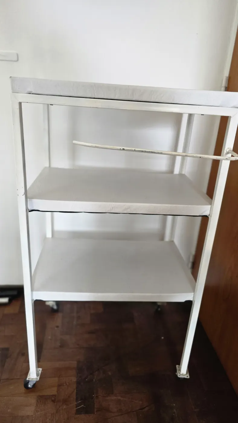 Ayudante mueble con ruedas