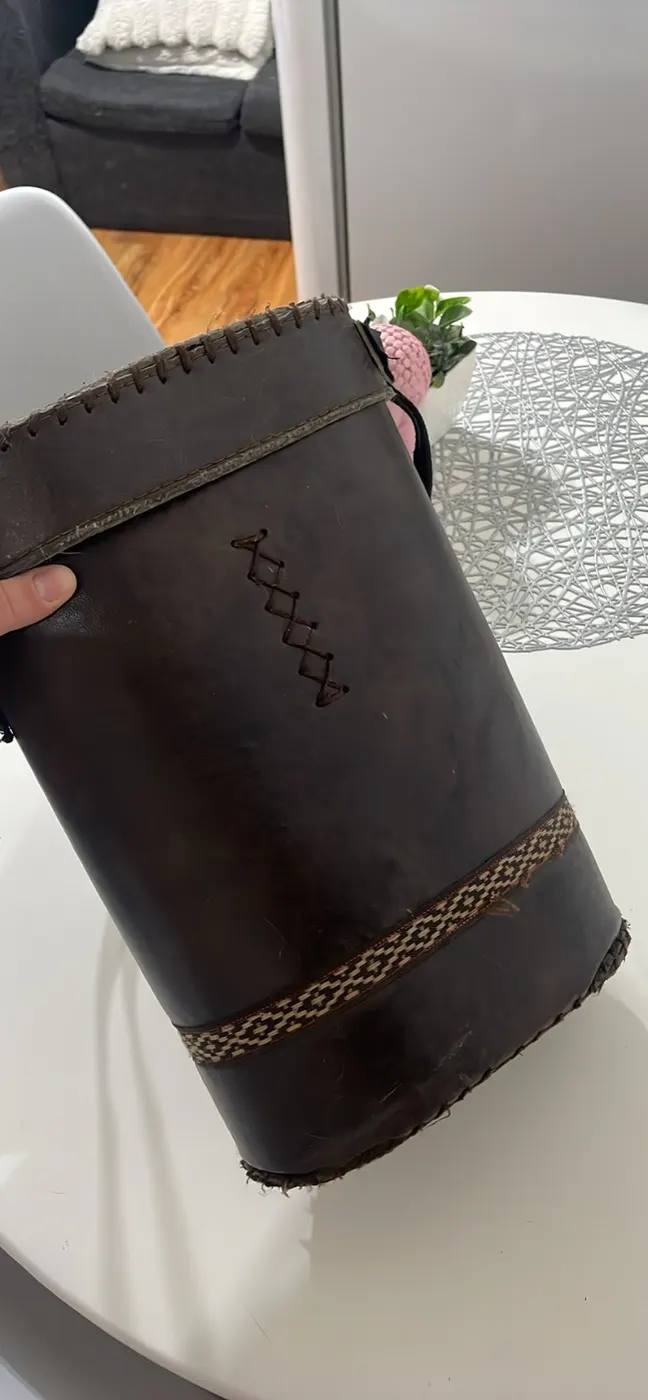Porta equipo de mate de cuero
