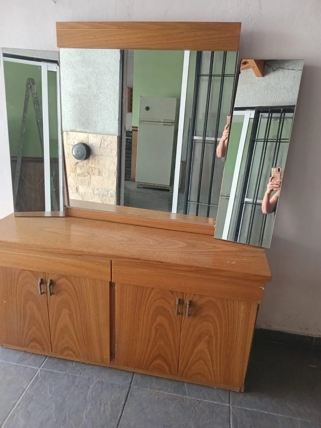 Mueble armario + espejo triptico.