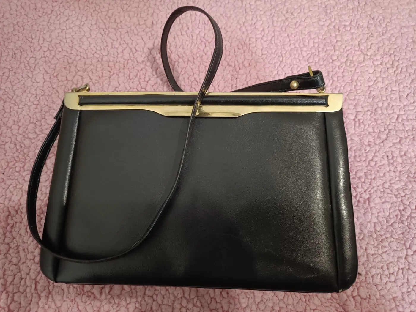 Cartera de cuero y bronce original