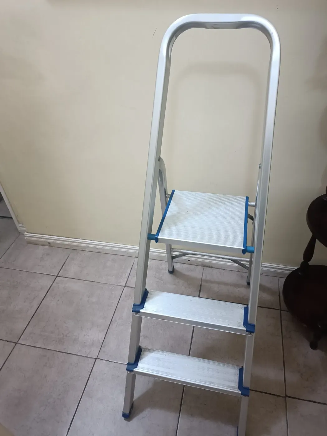 Escalera metalica poco uso