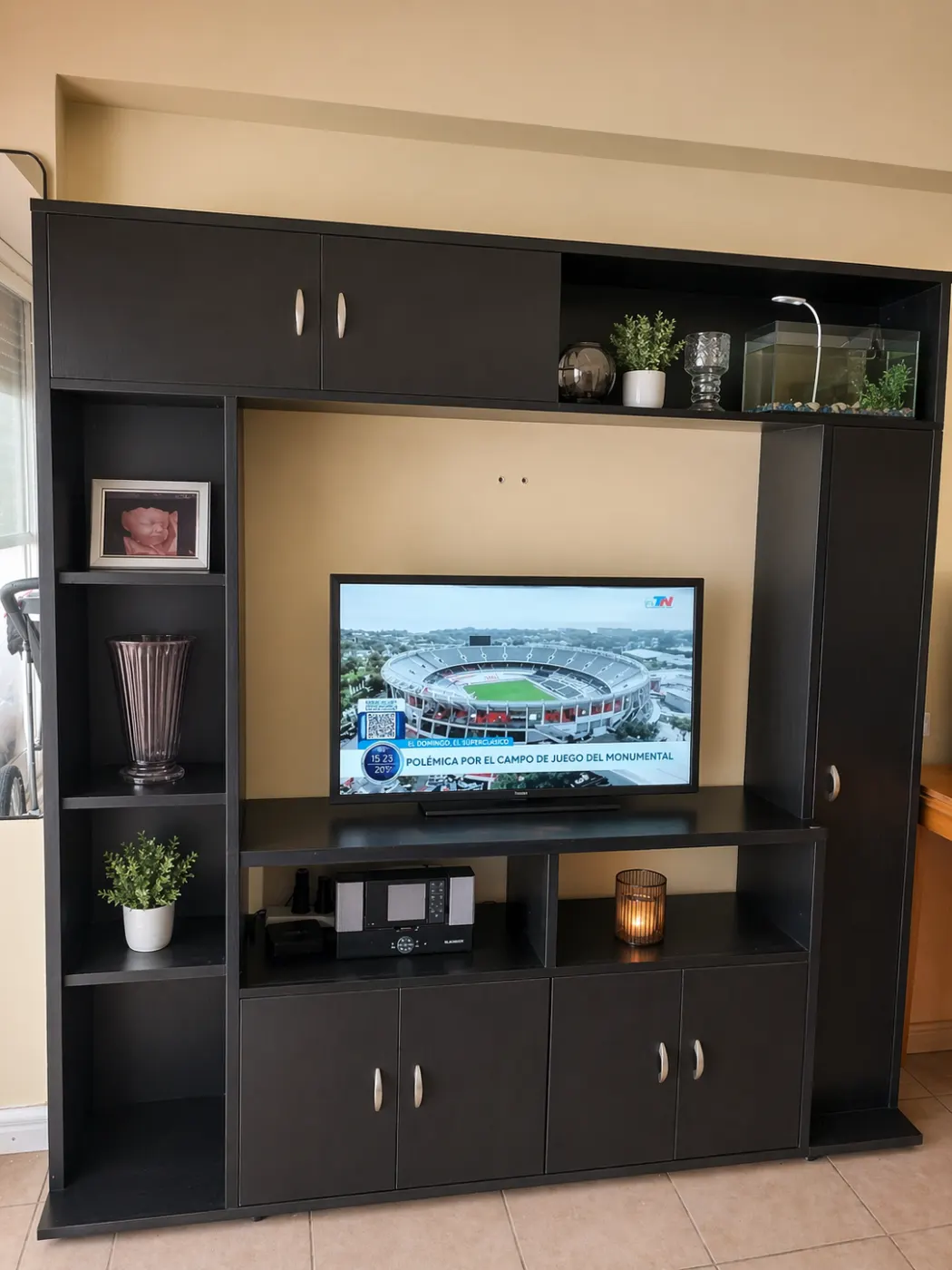 Mesa tv con biblioteca y repisa modular living