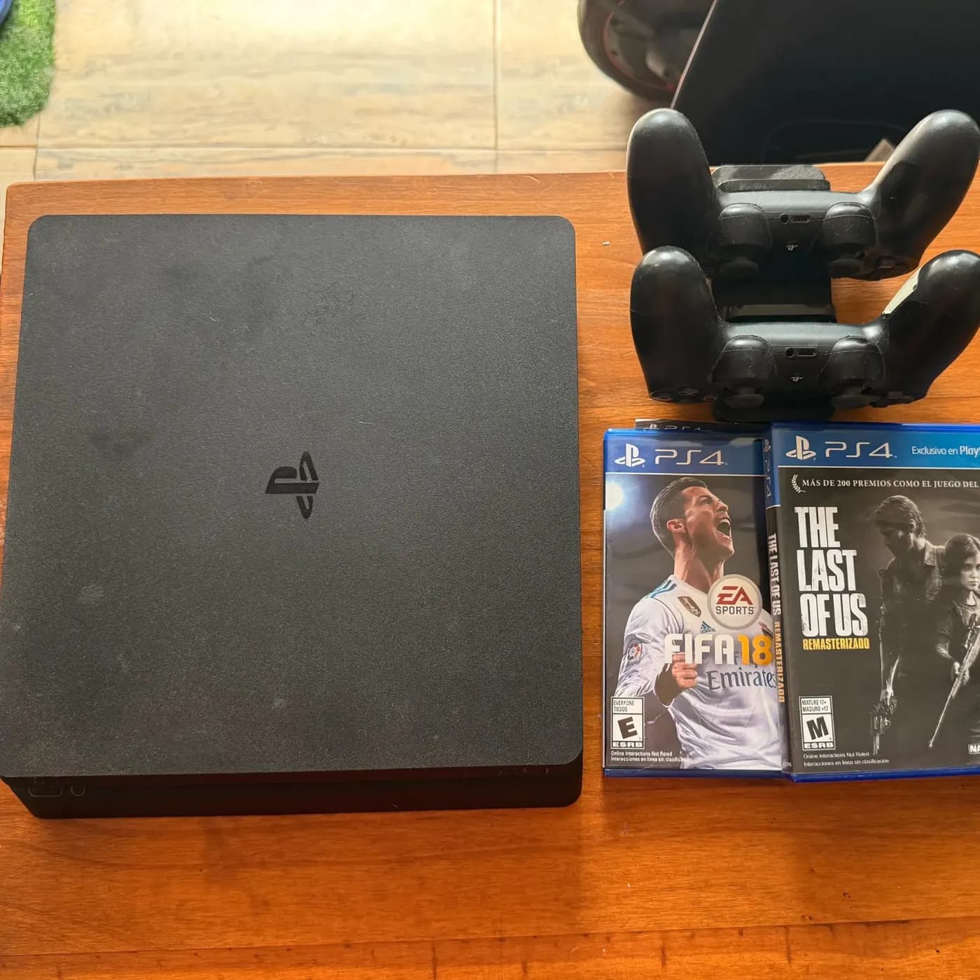 PlayStation 4 - 1 TB