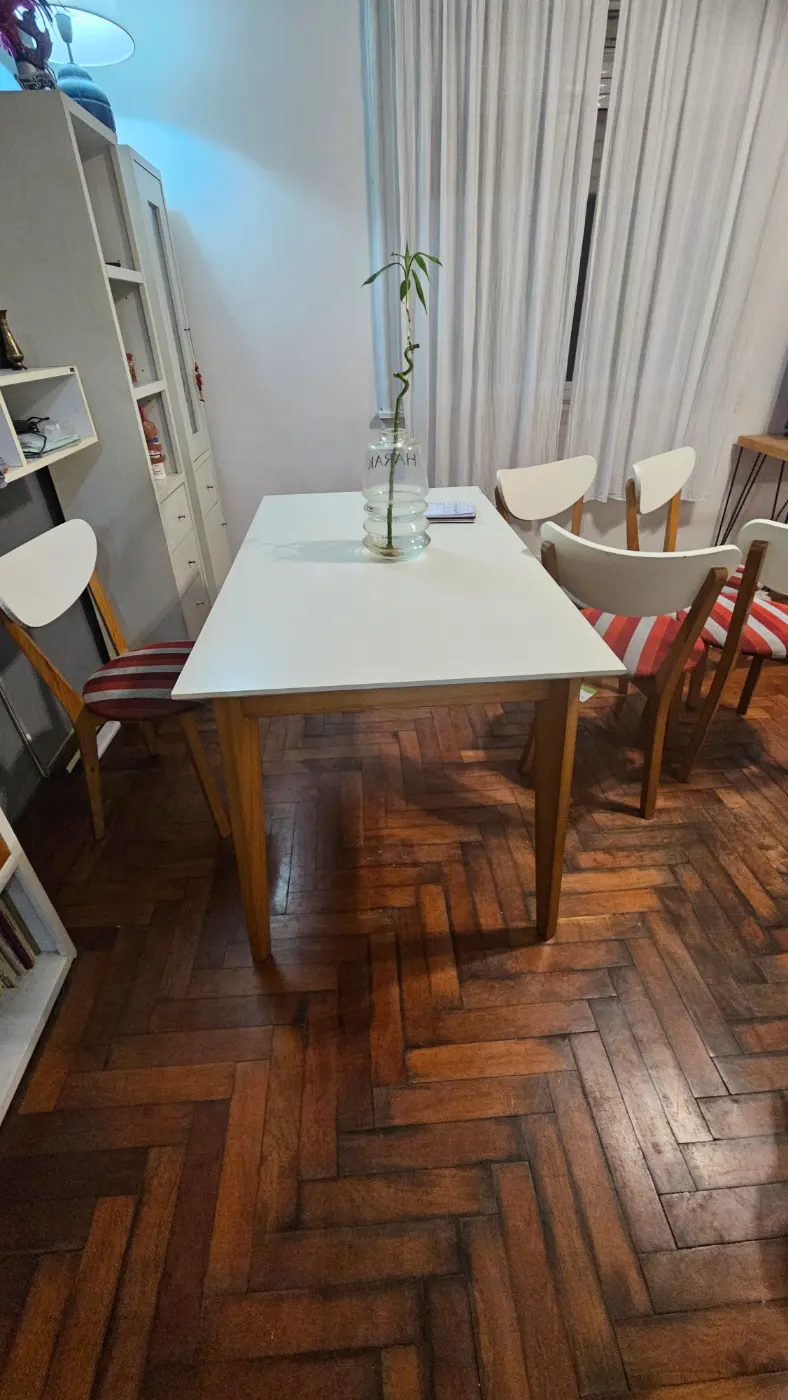 MESA DE COMEDOR NORDICO