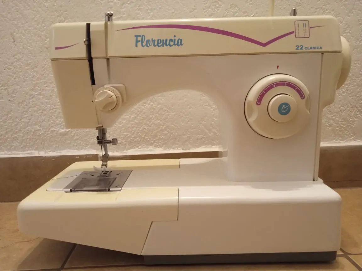 Máquina de coser Florencia
