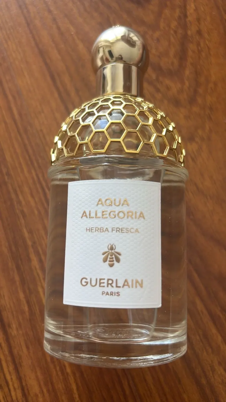 Perfume Aqua alegoría