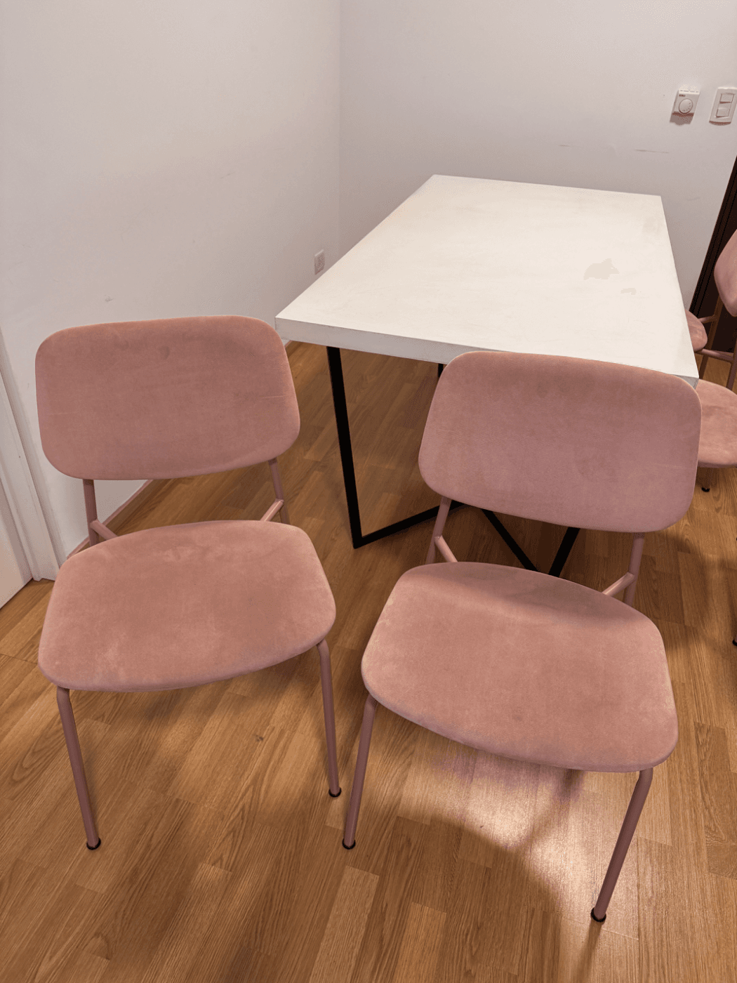 Sillas para comedor de pana de Estudio Te x4
