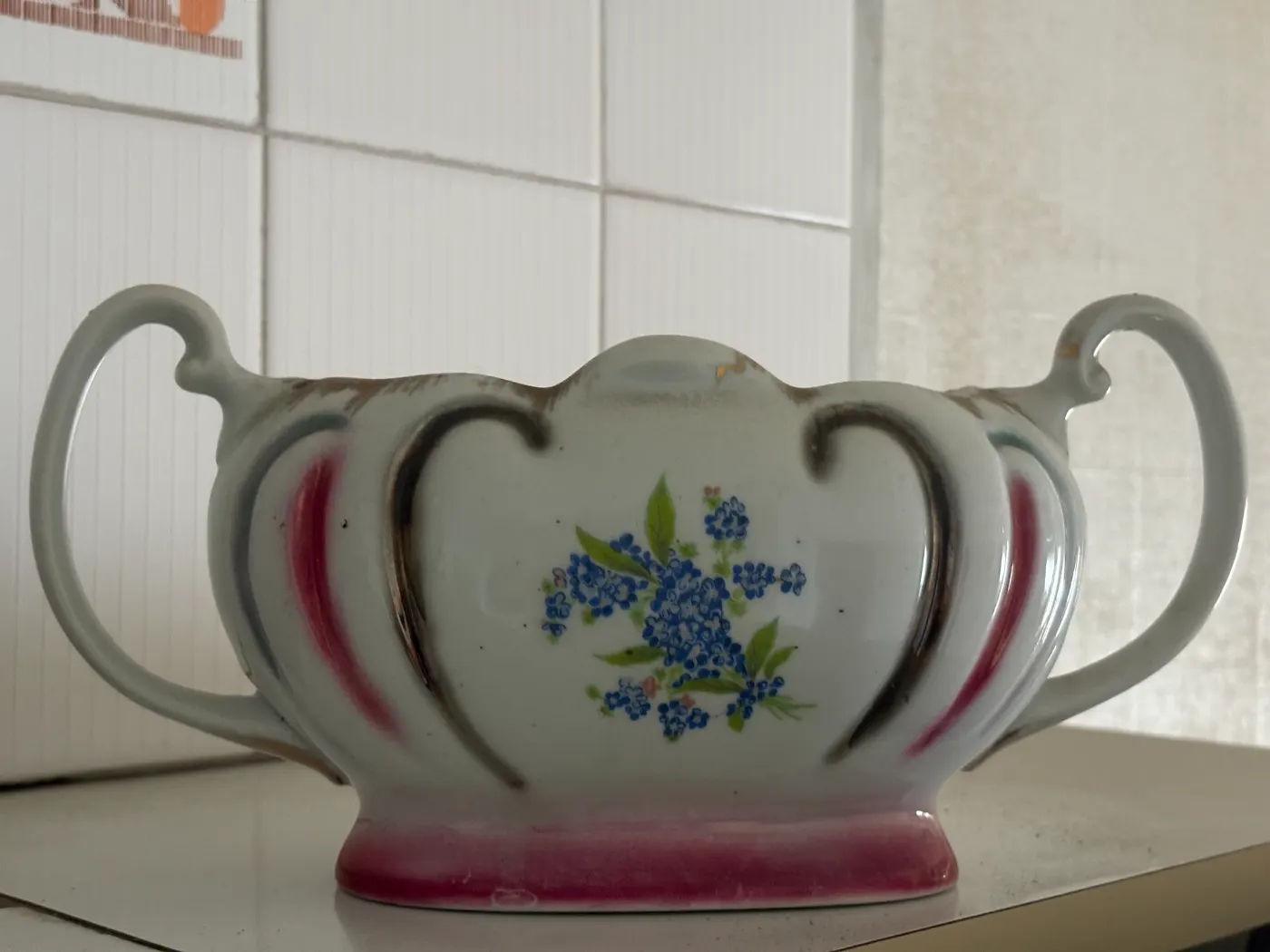 Adorno de mesa pintado a mano