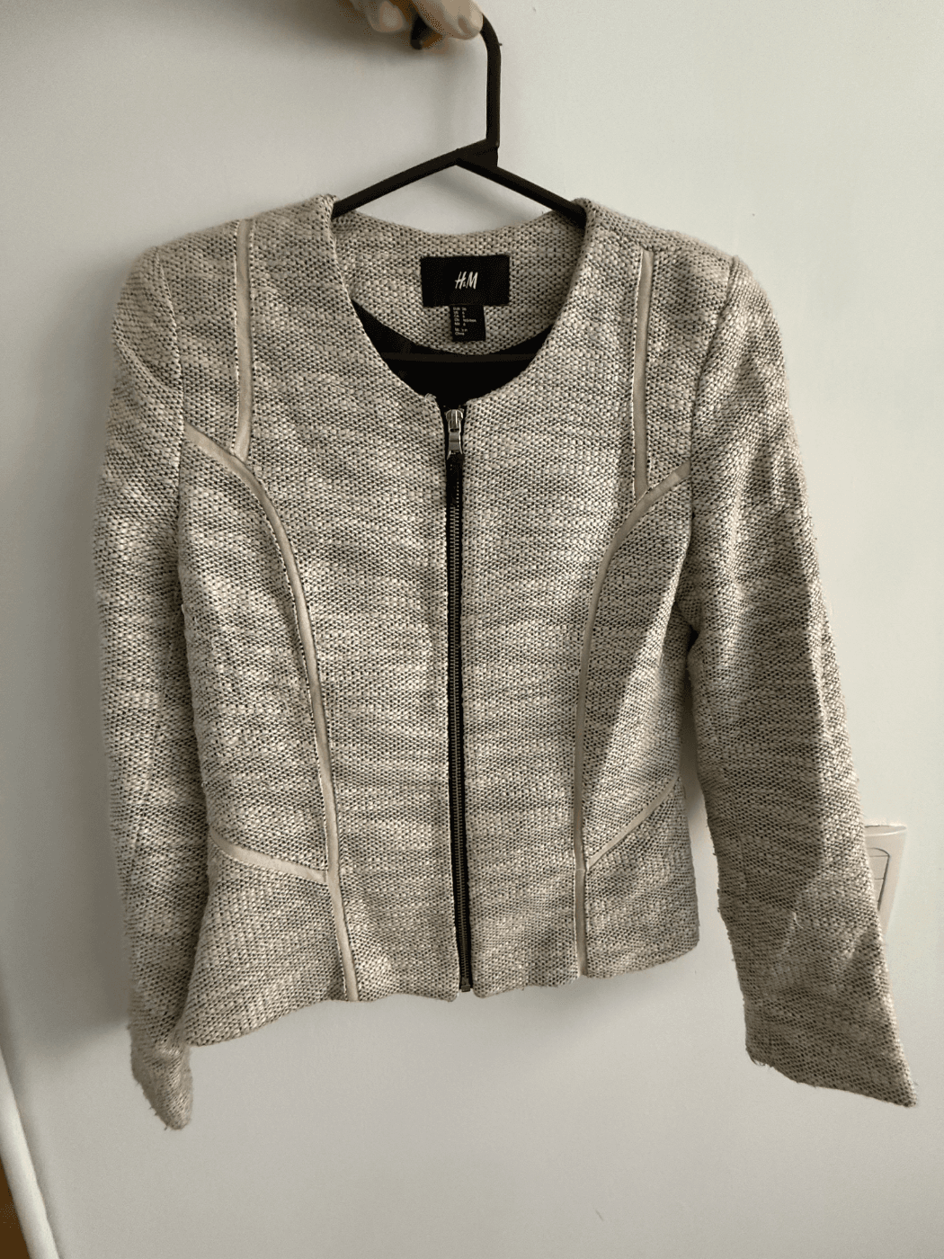 Campera entallada marca H&M talle S