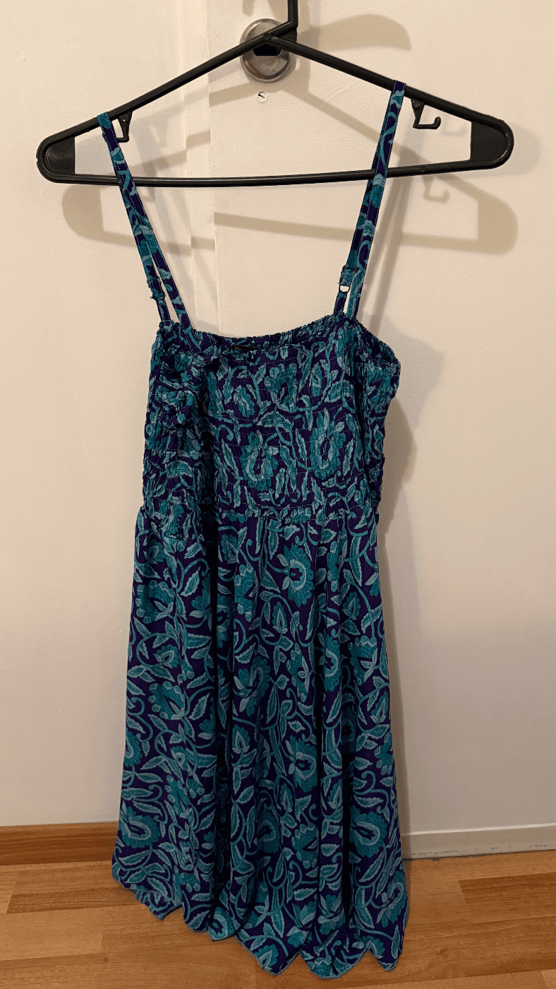 Vestido corto a la rodilla talle M
