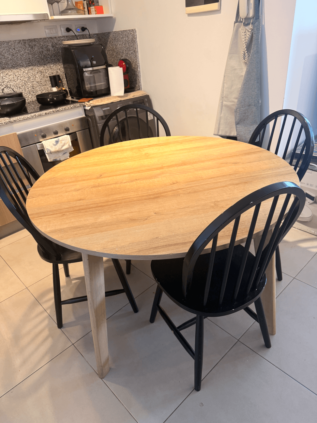 Mesa comedor + 4 sillas