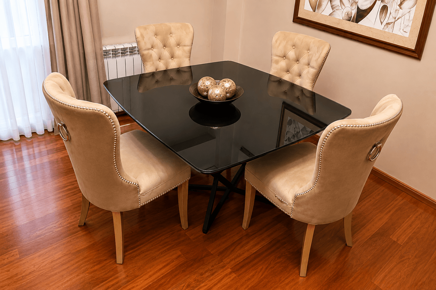 Vendo mesa de fontela con 4 sillas Capitone