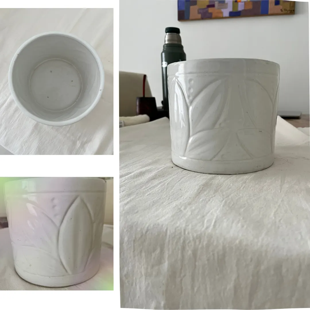 Portamaceta de Cerámica Esmaltada Blanca (Con Relieve)